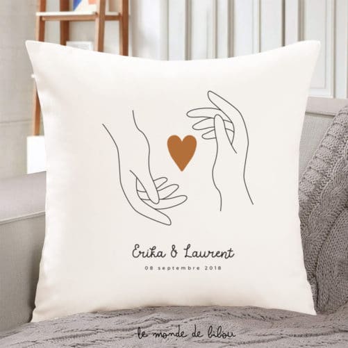 Coussin personnalisé Mains sur le cœur