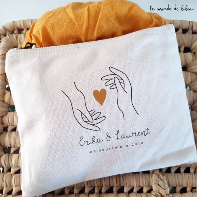 Pochette personnalisée Mains sur le cœur