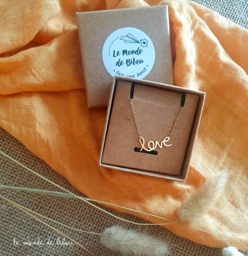 Collier plaqué or Love