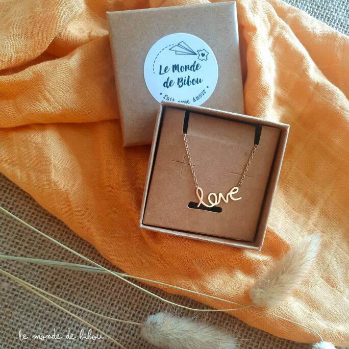 Collier plaqué or Love