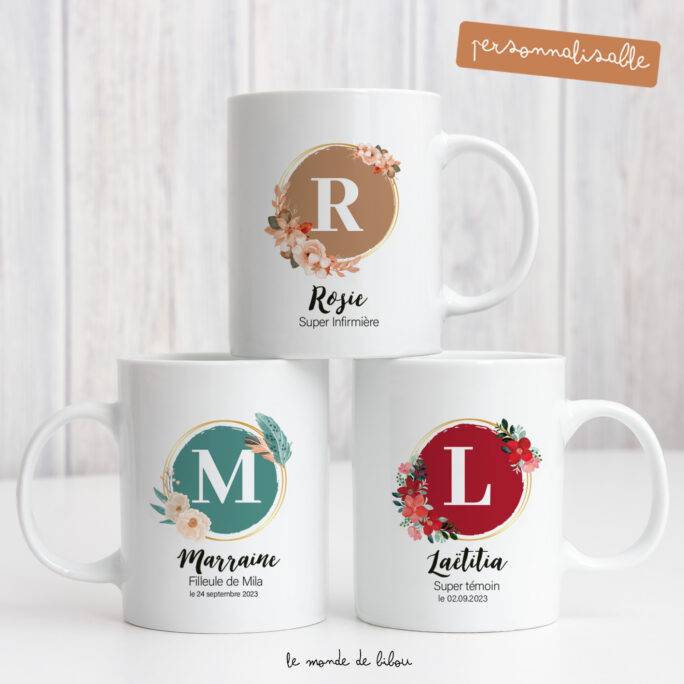 Mug personnalisé Initiale couronne de fleurs