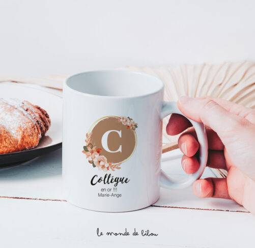 Mug personnalisé Initiale couronne de fleurs