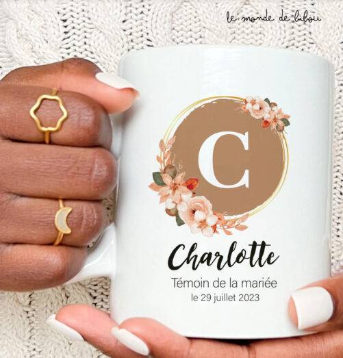 Mug personnalisé Initiale couronne de fleurs