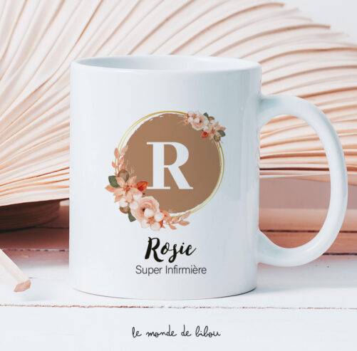 Mug personnalisé Initiale couronne de fleurs